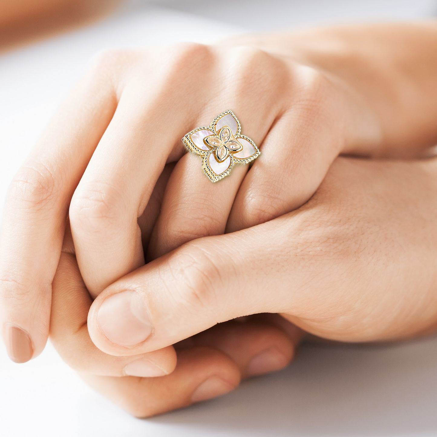 Mother-Of-Pearl Gold Clover Ring