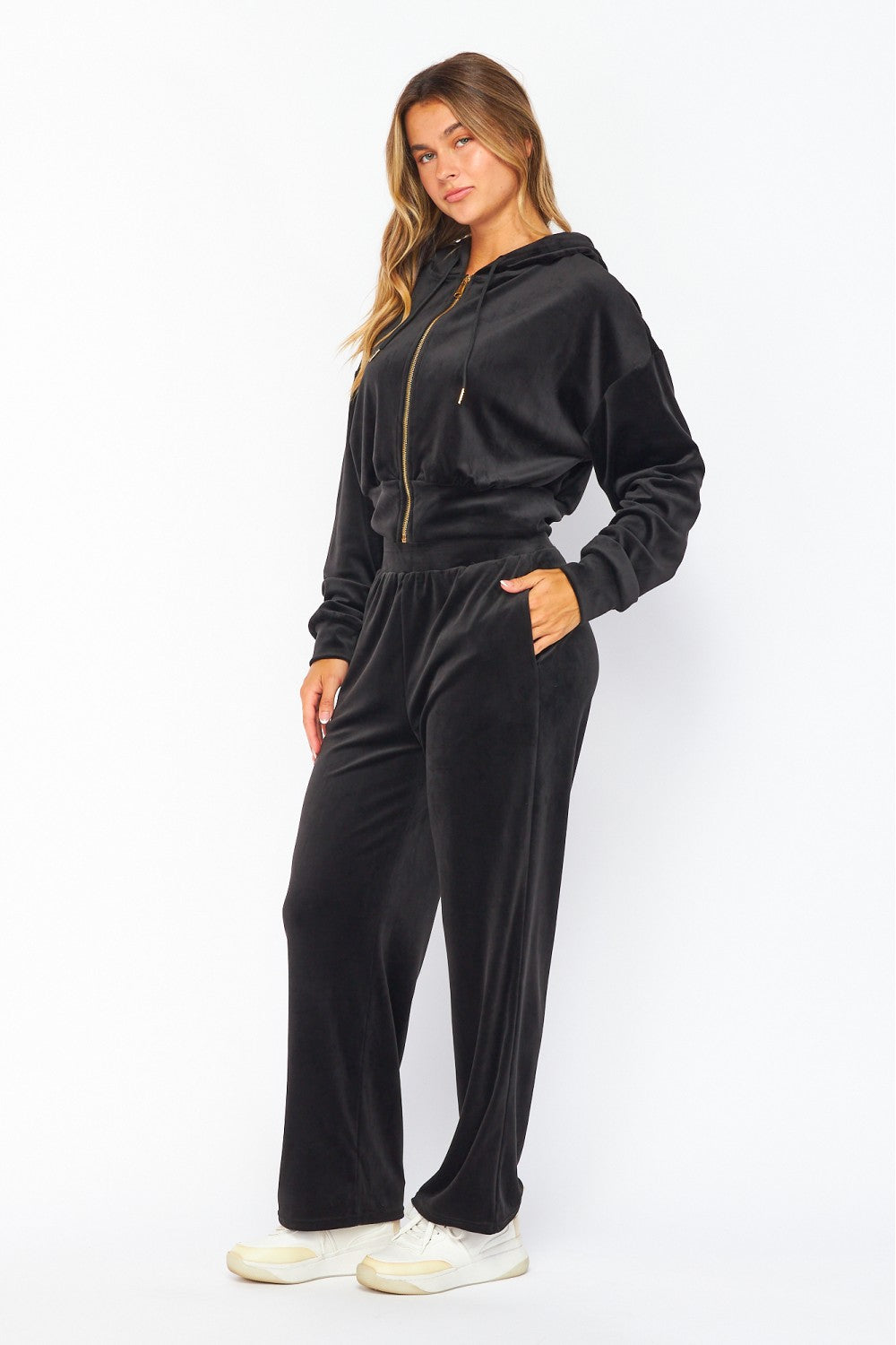 WEEKEND WARRIOR VELOUR JOGGER SET IN BLACK