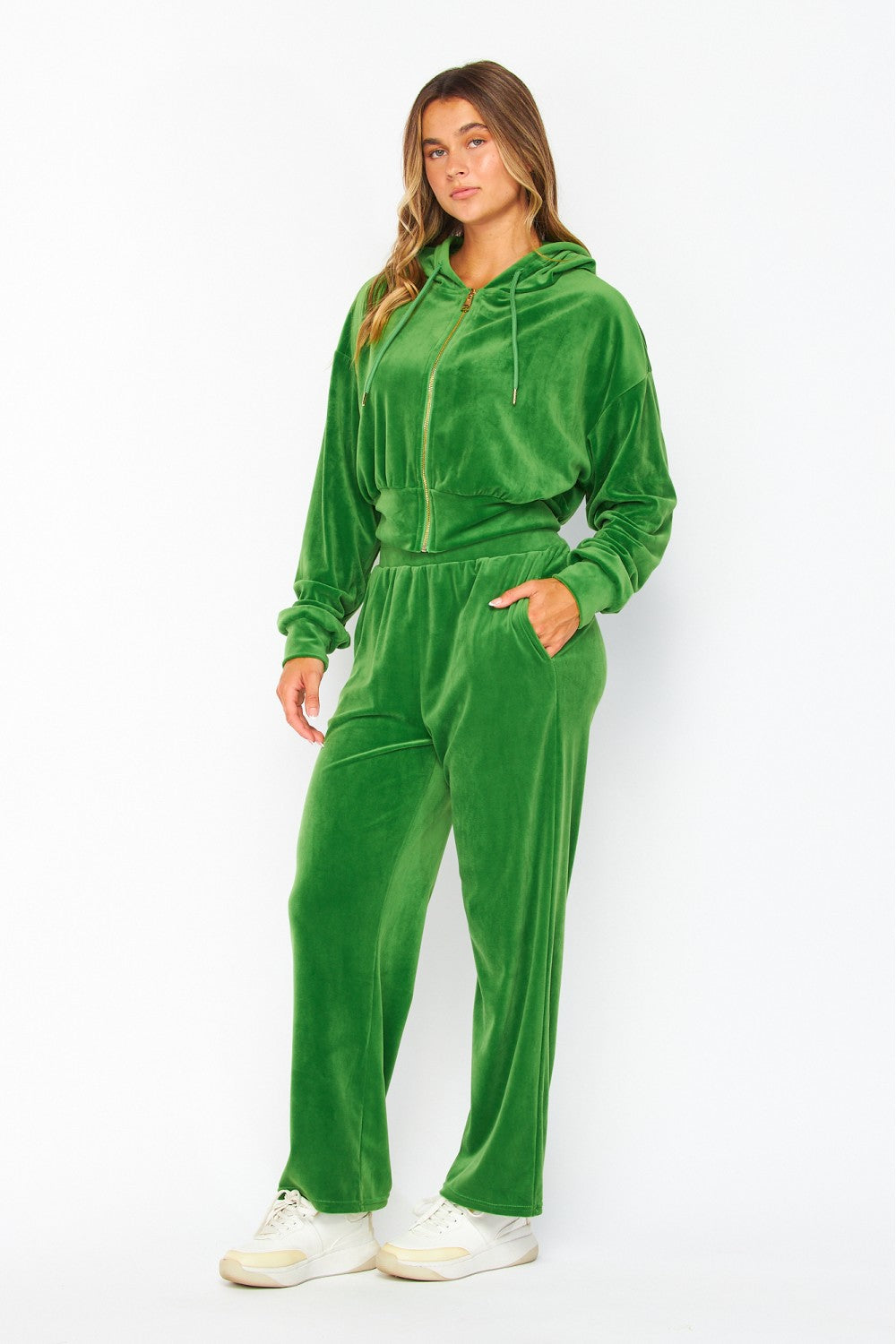 WEEKEND WARRIOR VELOUR JOGGER SET IN GREEN