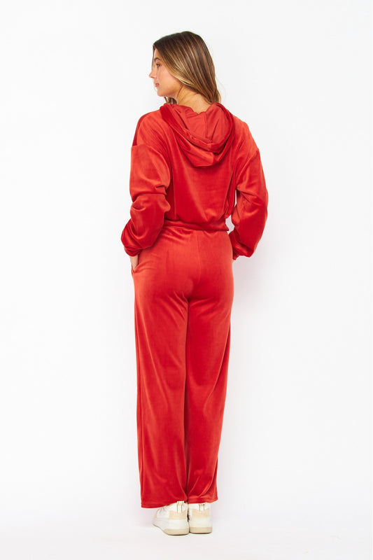 WEEKEND WARRIOR VELOUR JOGGER SET IN RED