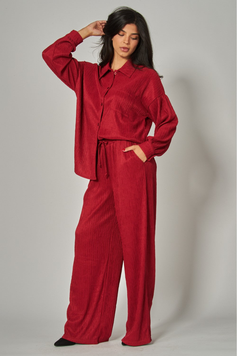 WELCOME THE WEEKEND LOUNGE PANTS SET IN RED