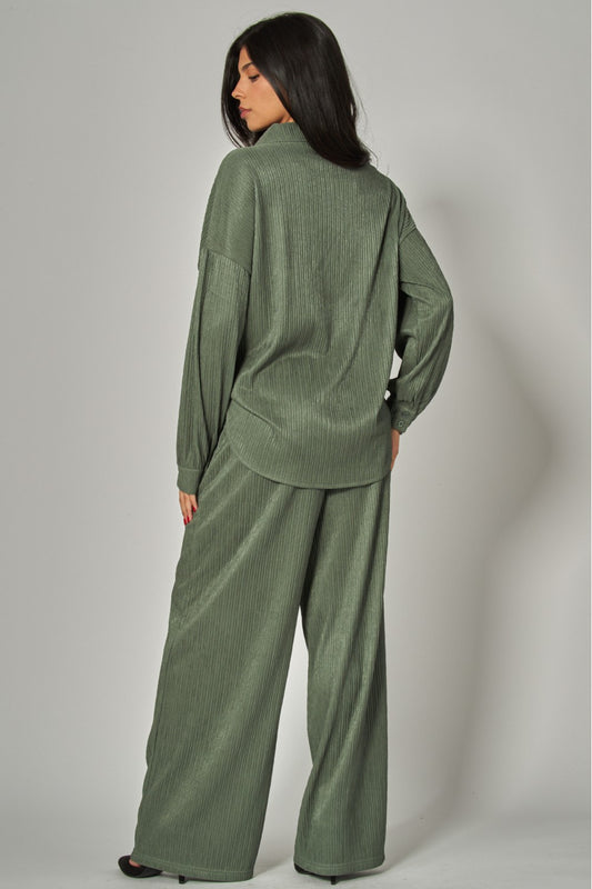 WELCOME THE WEEKEND LOUNGE PANTS SET IN OLIVE