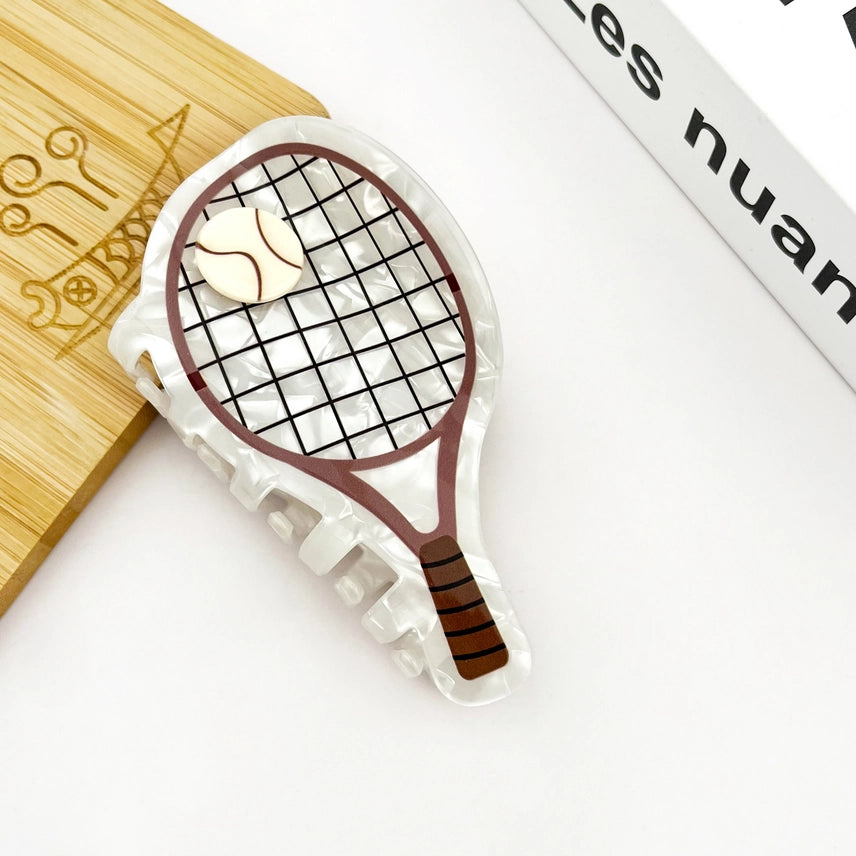Aretes de raqueta blancos con cuentas y temática de TENIS
