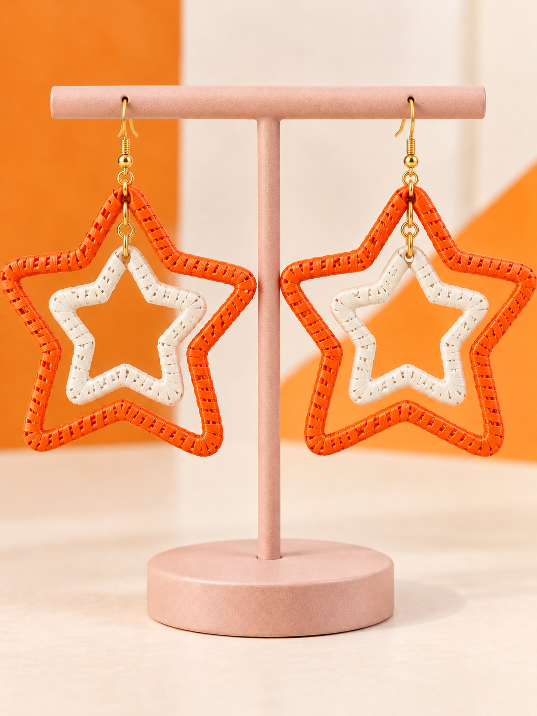 Pendientes de estrella blancos y naranjas de rafia de fútbol americano de los Tennessee Vols