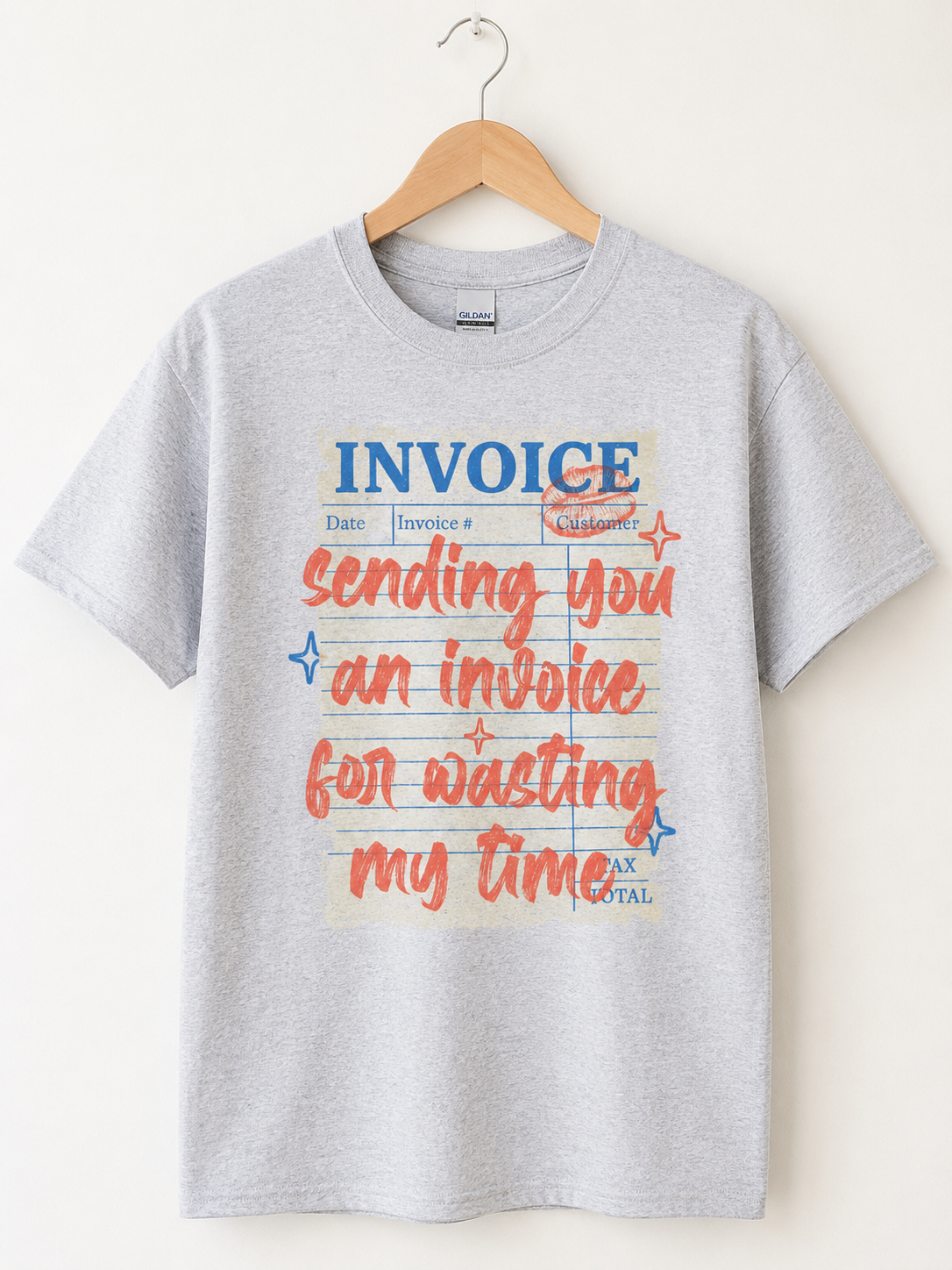 Camiseta con lazo, encaje y pedrería