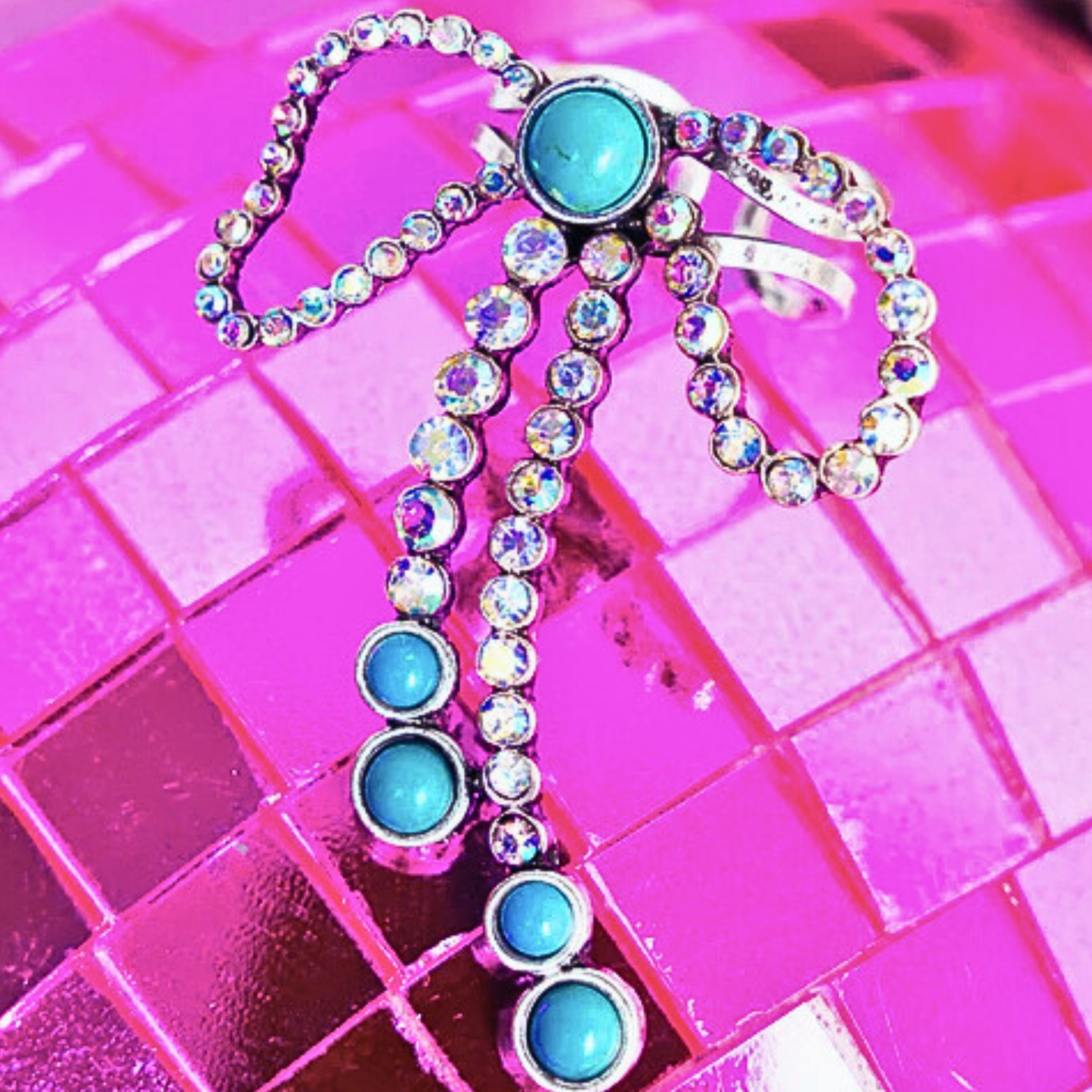 Giddy-Up Glam Bow Bling Ring