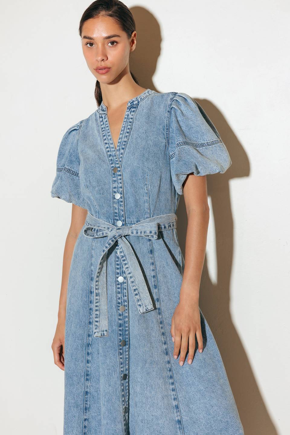 VESTIDO MIDI BAREFORM DE MEZCLILLA LIGERA