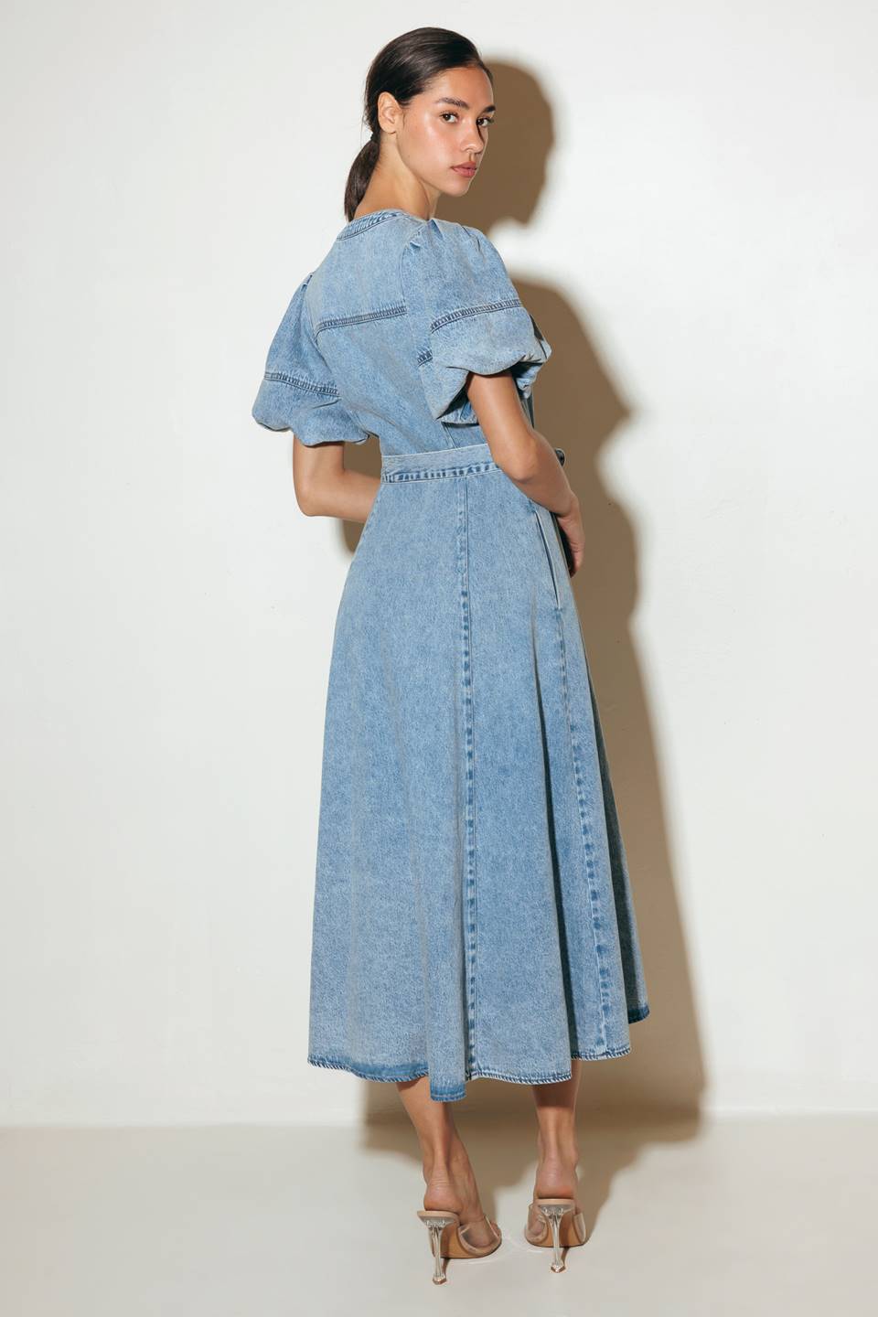 VESTIDO MIDI BAREFORM DE MEZCLILLA LIGERA