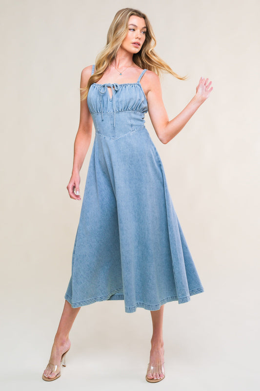 PRECIOSO MINI VESTIDO VAQUERO CON ADORNO