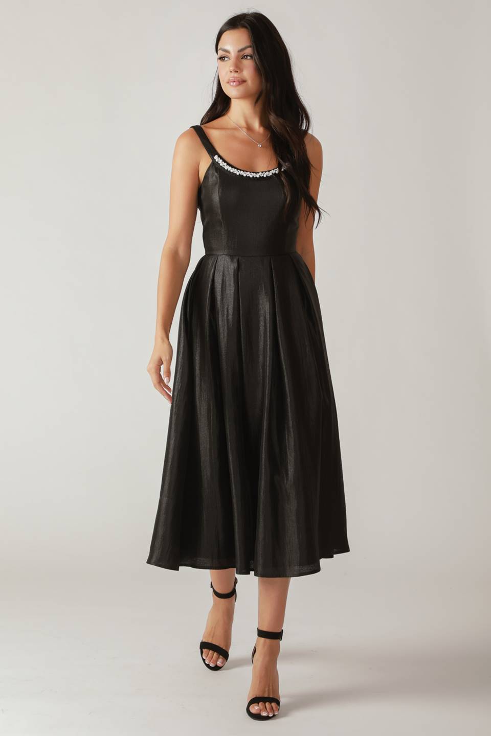 VESTIDO MIDI TEJIDO CAMPOS REVOLOTEANTES