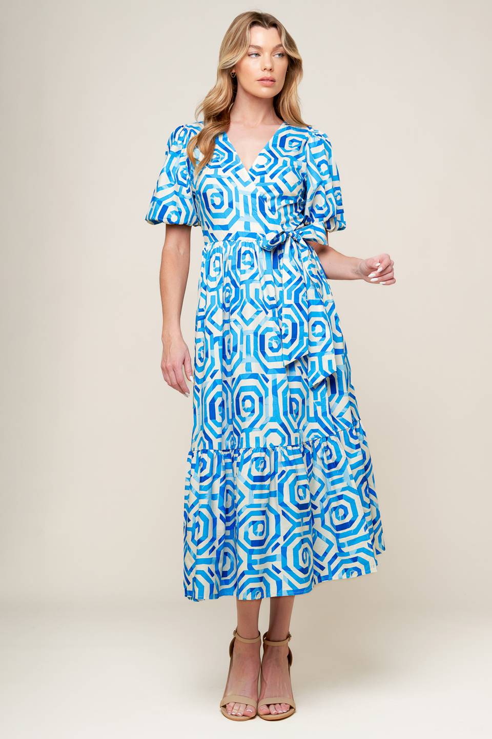 VESTIDO MIDI TEJIDO ENCANTADOR DE TEMPORADA