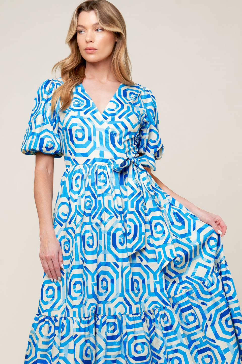 VESTIDO MIDI TEJIDO ENCANTADOR DE TEMPORADA