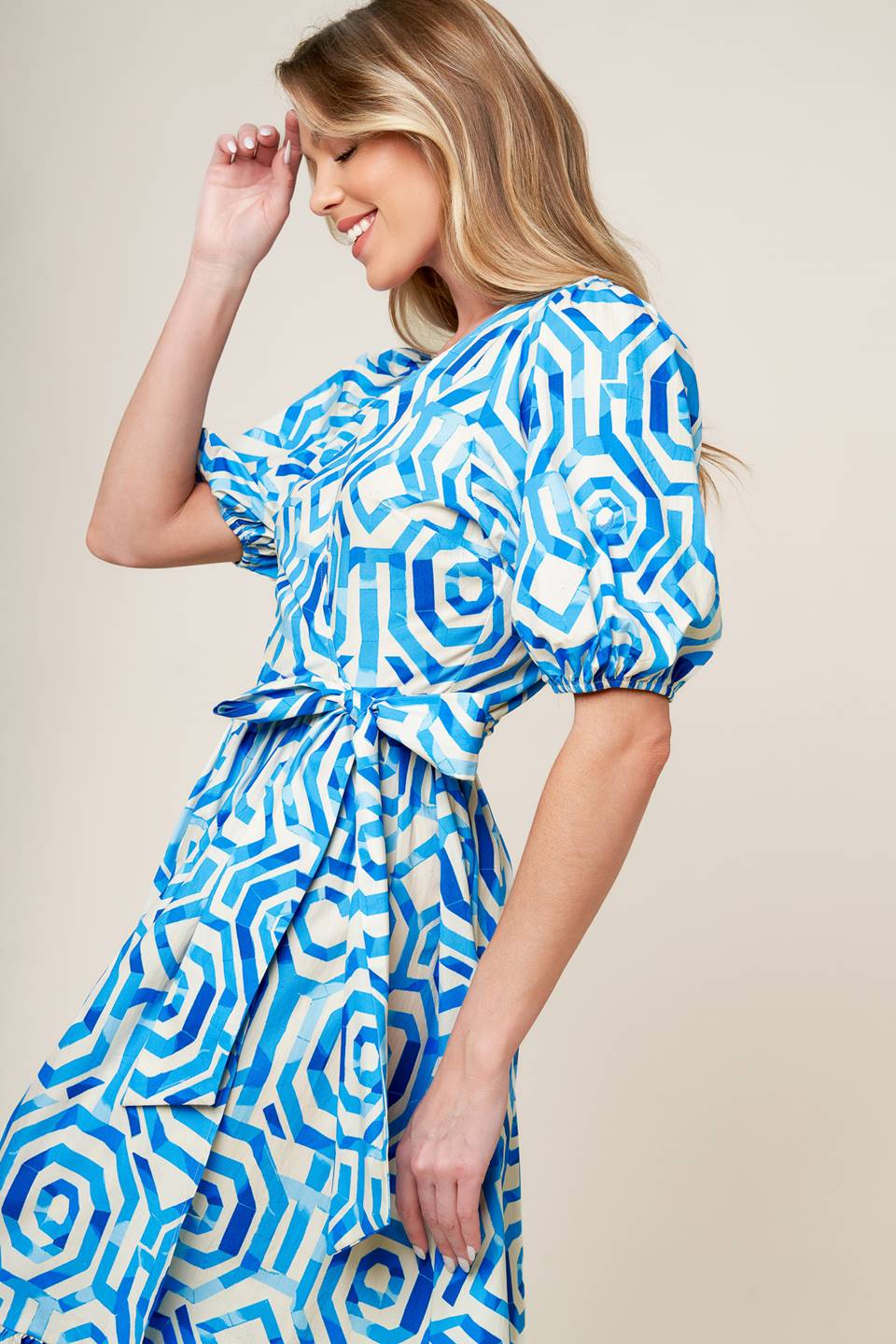 VESTIDO MIDI TEJIDO ENCANTADOR DE TEMPORADA