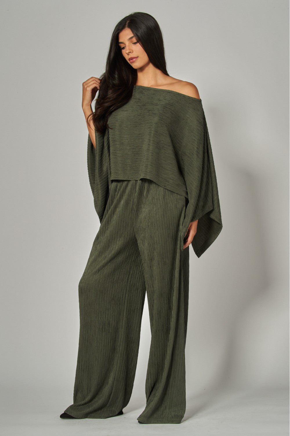 LEISURELY LUXE PANTS SET IN OLIVE