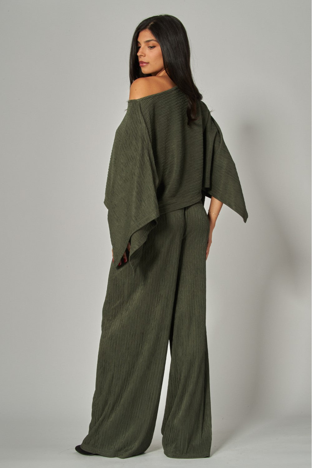 LEISURELY LUXE PANTS SET IN OLIVE