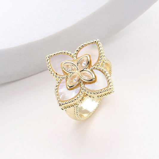 Mother-Of-Pearl Gold Clover Ring