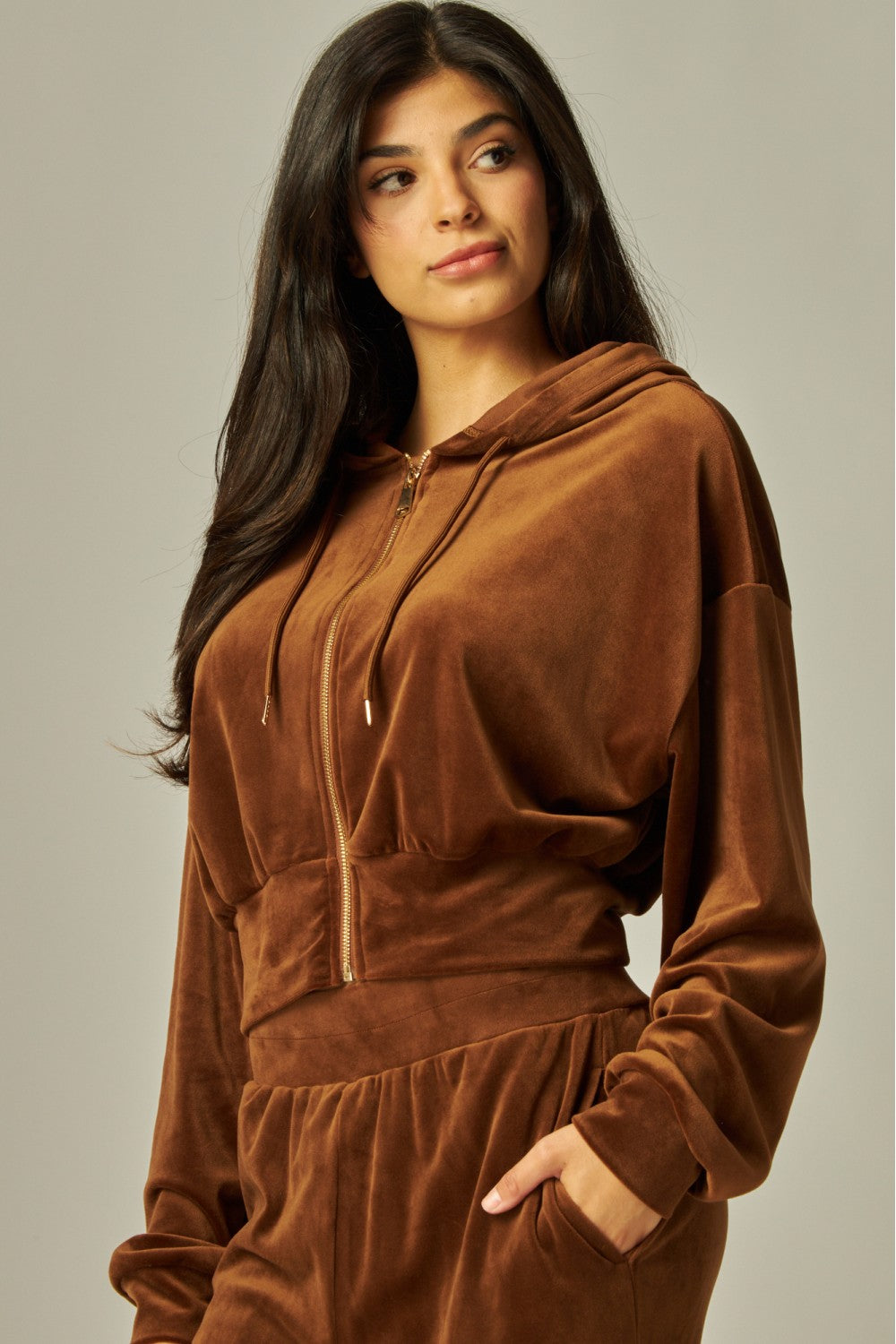 WEEKEND WARRIOR VELOUR JOGGER SET IN BROWN