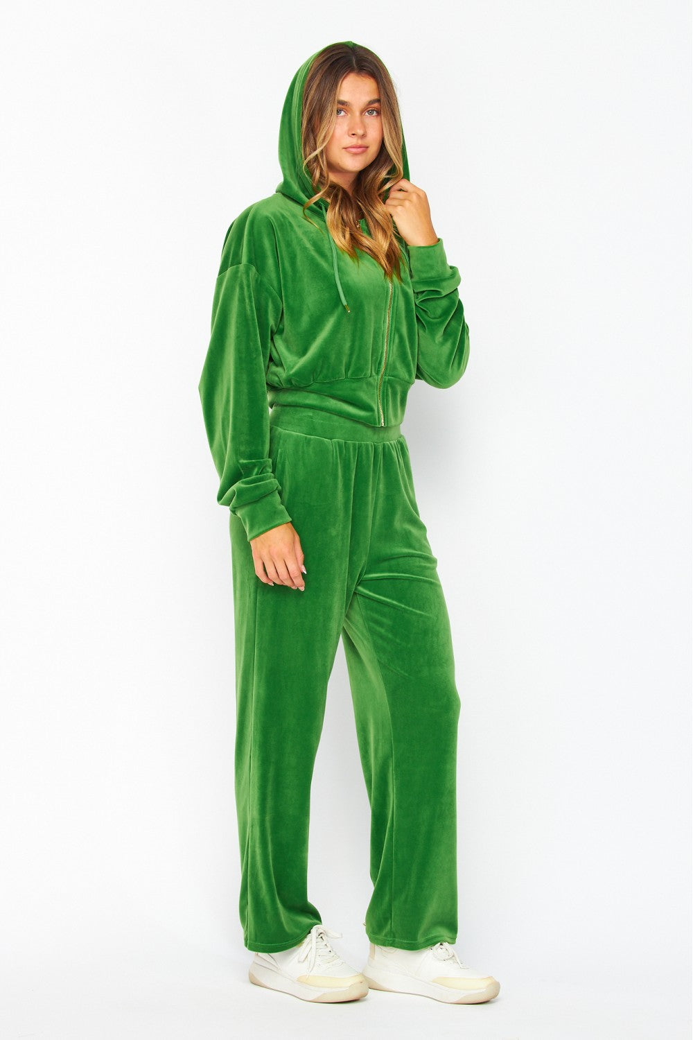 WEEKEND WARRIOR VELOUR JOGGER SET IN GREEN