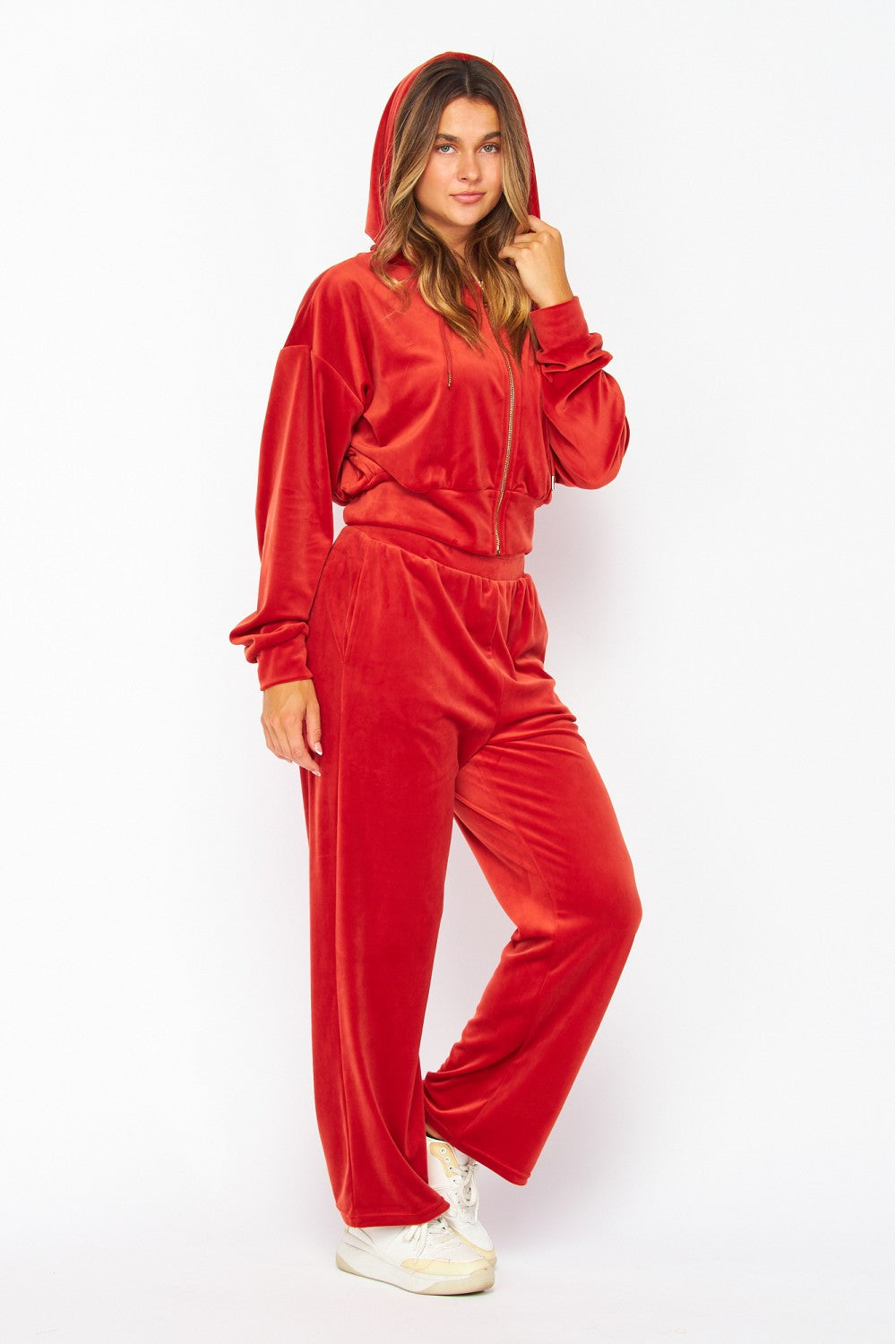 WEEKEND WARRIOR VELOUR JOGGER SET IN RED