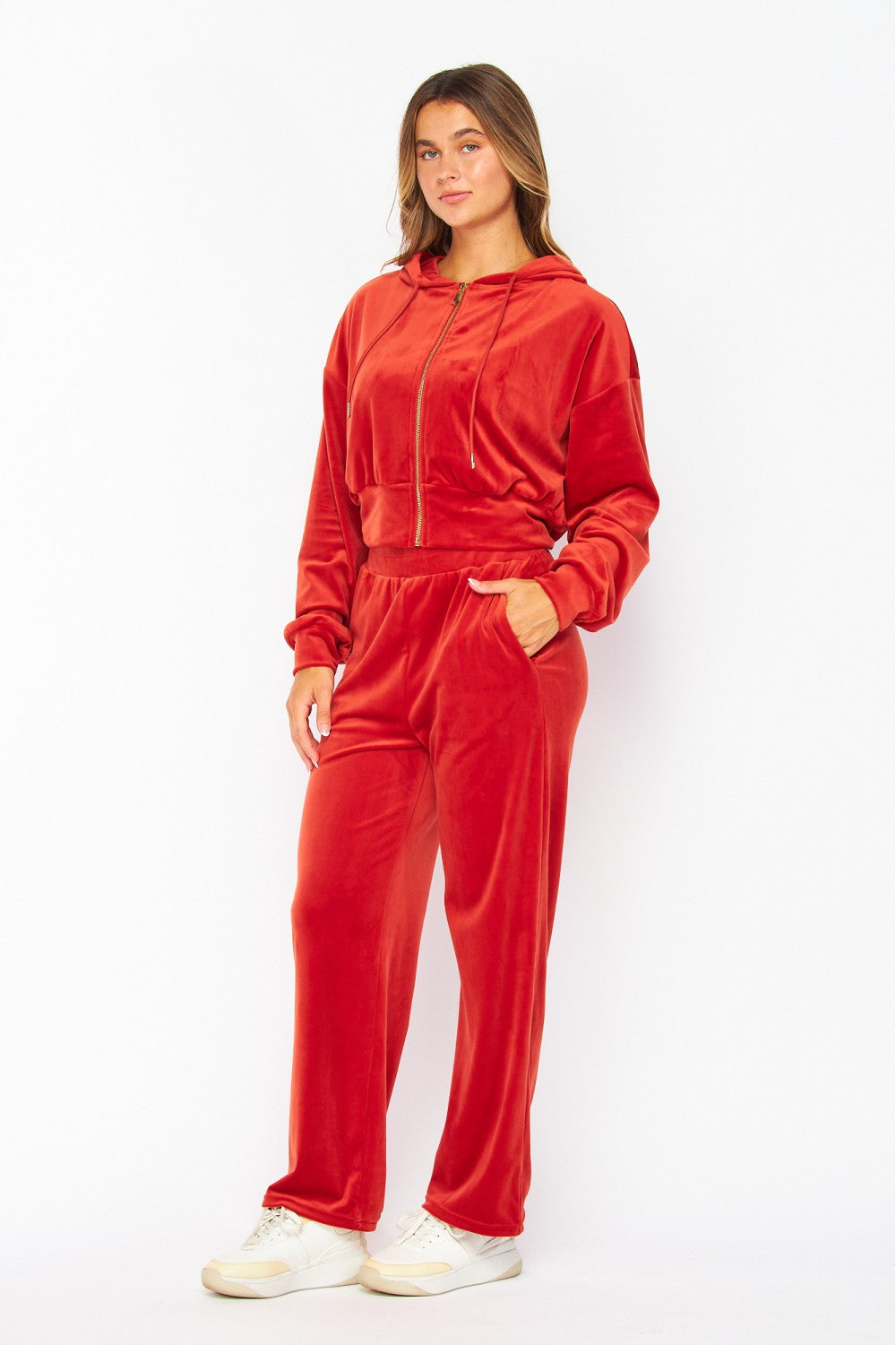 WEEKEND WARRIOR VELOUR JOGGER SET IN RED