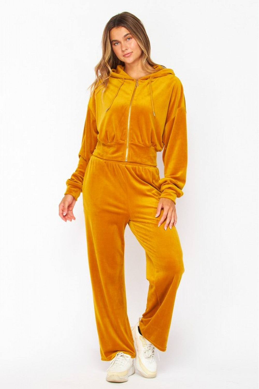 WEEKEND WARRIOR VELOUR JOGGER SET IN GOLD