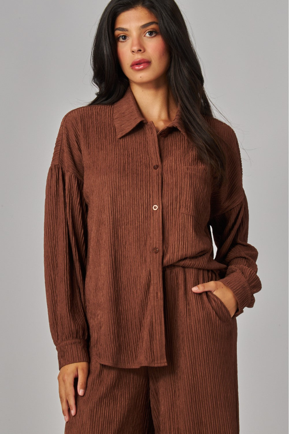 WELCOME THE WEEKEND LOUNGE PANTS SET IN BROWN