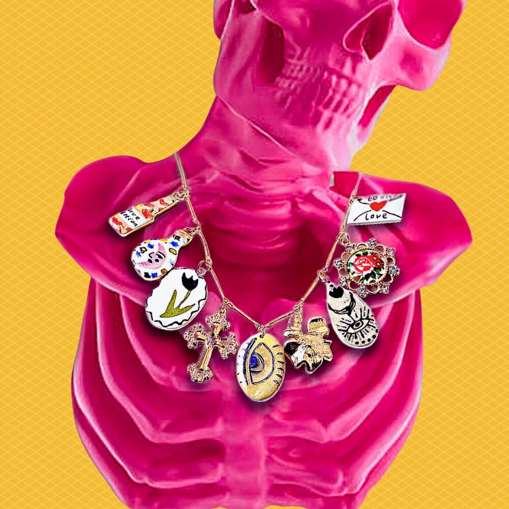 Collar con dije de "Protégeme y guíame"