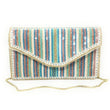 Bolso de mano con cuentas negras, rayas rojas y verdes